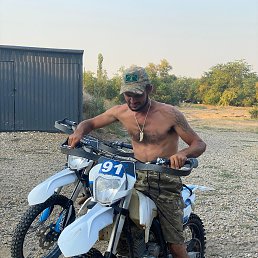 Rustik, 39, 