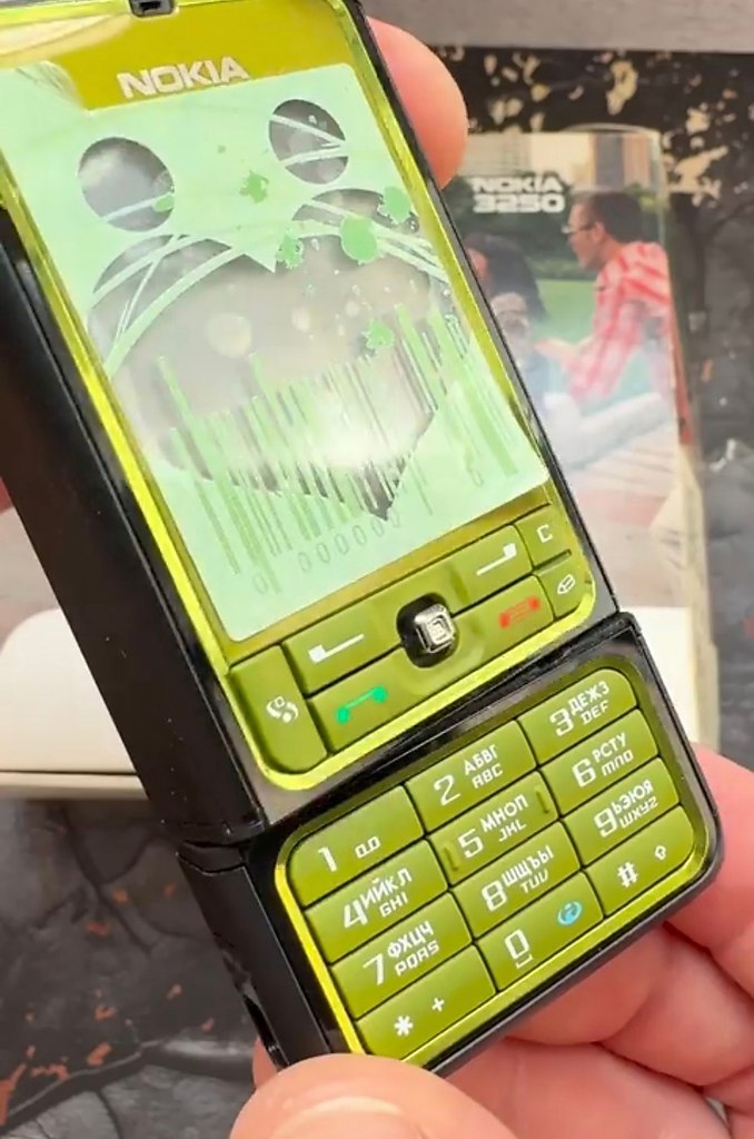 Mo eeo Nokia 3250.
