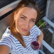 Anna, 32 , 
