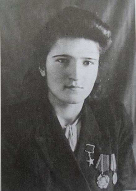 Зинаида Иольевна Грачёва (Верина), (27 августа 1926 — 8 апреля 2005) — Герой Социалистического ...