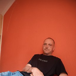 Tibor, 47, 