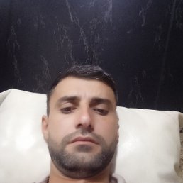 Ali, 32, 