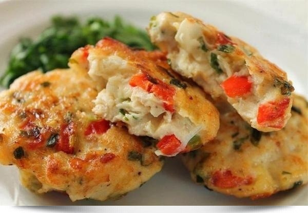Нежные куриные котлетки с овощами. *‘’*‘’*‘’*‘’*‘’*‘’ Ингредиенты: - куриная грудка - 600 г - ...
