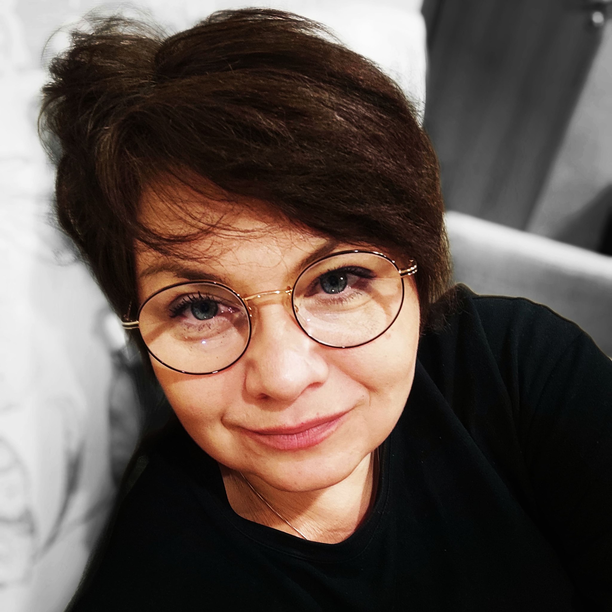Elena - 18  2023  19:32