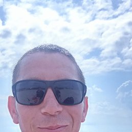 Yrii myronenko, 35, 