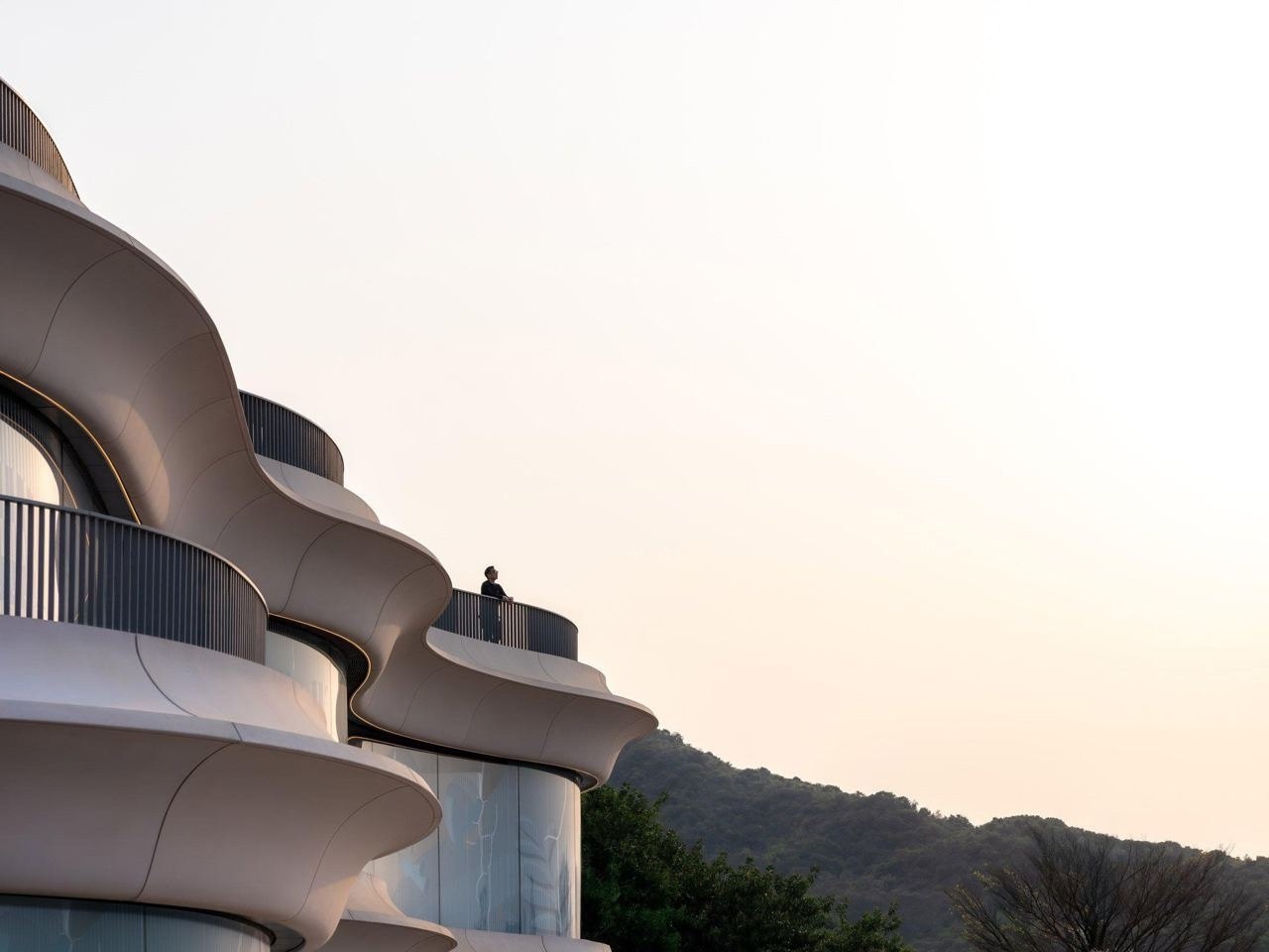 Go Park Sai:    Zaha Hadid Architects  .    ... - 5