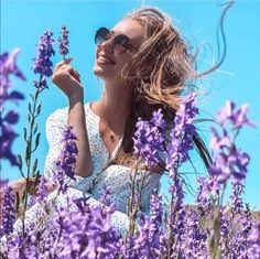 Не будет особого случая, Не будет особого повода. Всегда надевай только лучшее В прогулке обычной по ...