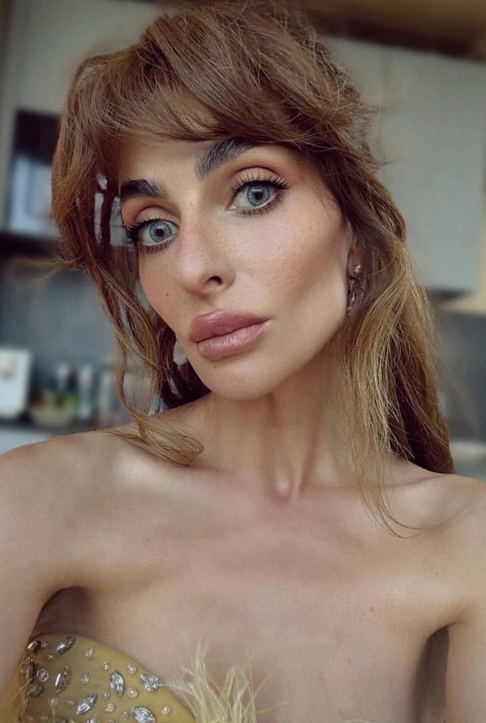 Чрезмерная худоба Екатерины Варнавы на новых фото встревожила фанатов. Недавно под новыми ... - 4