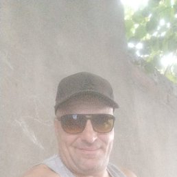 Arsen, 45, 