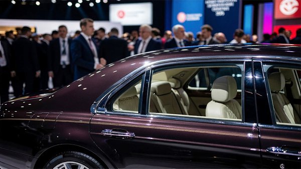 � ������ ����������� ����� Senat 900, ������� ��� ���������� � ��������� Hongqi H9. ������ � �� ���� ... - 3