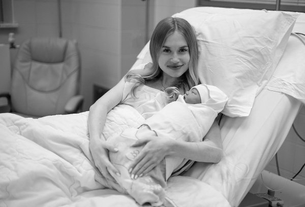 Блогеры Даня и Настя Титовы стали родителями дважды, у пары родилась дочь.Эксклюзивные кадры из ... - 2