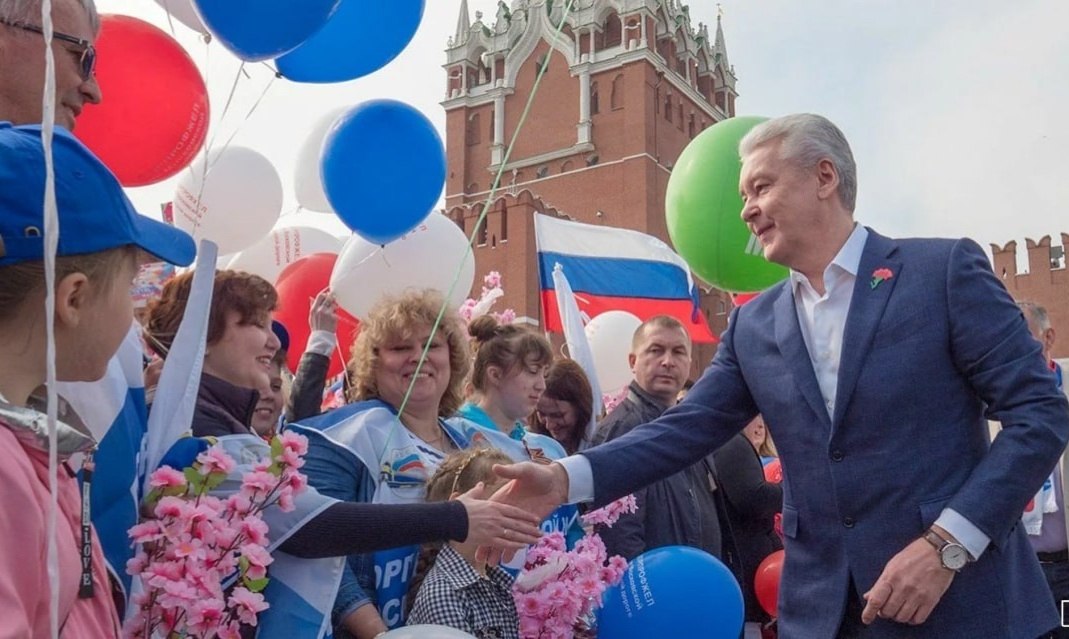 Сергей Собянин поздравил москвичей с праздником весны и труда. Он отметил, что Первомай значим для ...