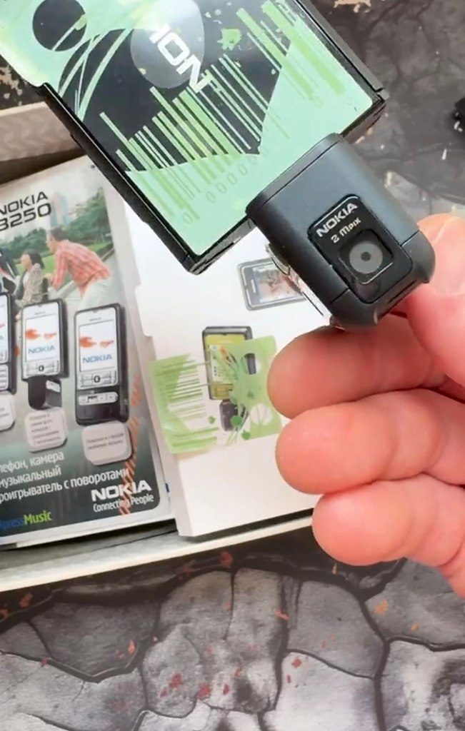 Mo eeo Nokia 3250. - 2