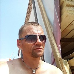 pavel, 44 , -