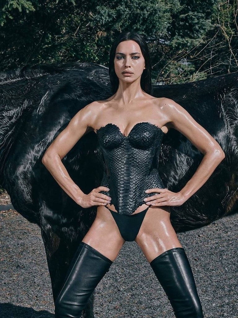 ����������� ����� ���� ������� ���� � ������� ��� ������ V Magazine