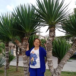Helena, 58, 