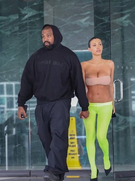   Kanye West    . zdms