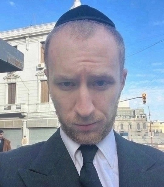 Семён Трескунов, известный актёр, покинувший Россию после начала специальной военной операции, ... - 2