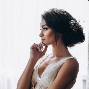За день до свадьбы подслушала разговор жениха по телефону. И на свадьбе устроила такое — все гости ...