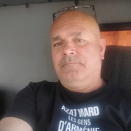Gagik, 48, 