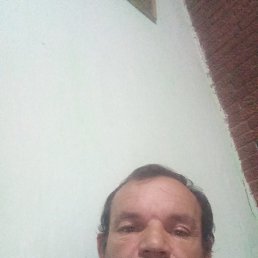 Oleg, 44, 