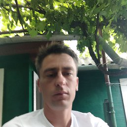 Maxim, 29, 