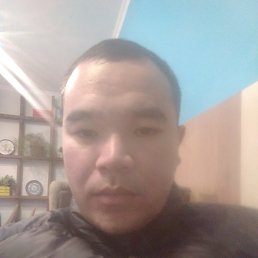 Olzhas, 32, 