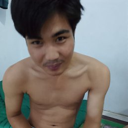 Desti, 38, 