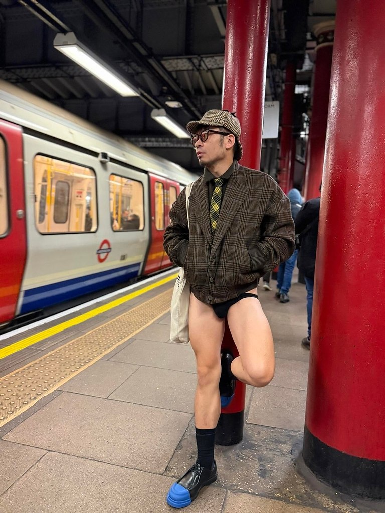 ������ ����� ���� � ����� ��������. � ������� ������ No Trousers Tube Ride � ����, ����� � ����� ... - 2