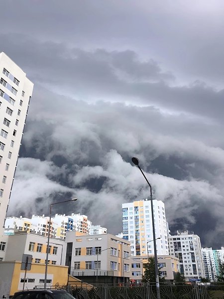 Начал просто фоткать. Такое ощущение, будто море за окном - 2