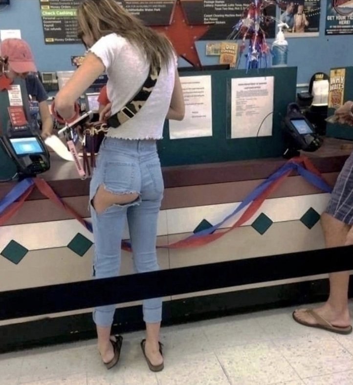    /      