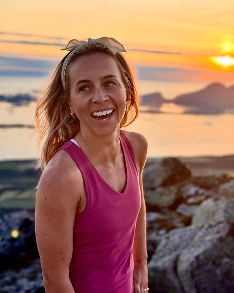 Завершившая карьеру Тириль Экхофф наслаждается летними днями. соцсети бывшей биатлонистки